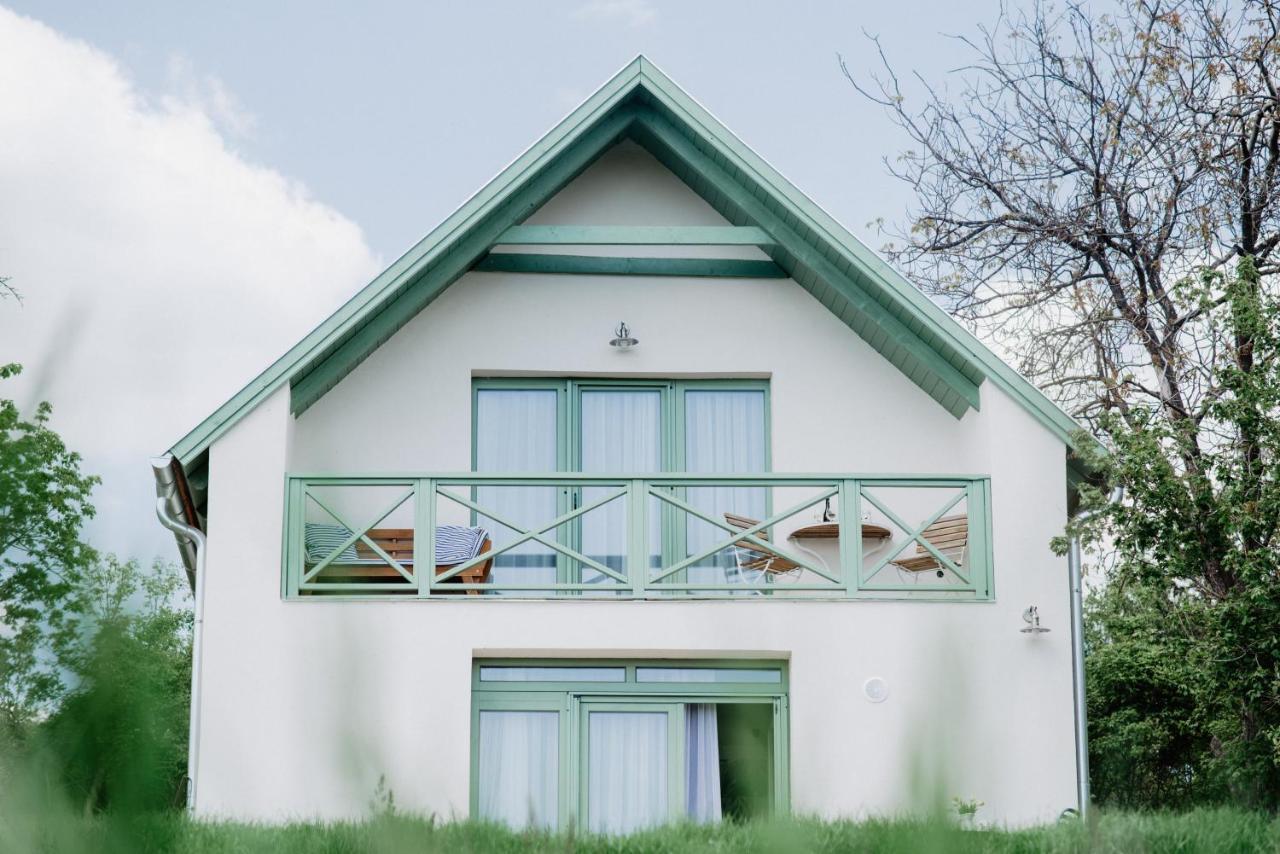 Cukormadar Vendeghaz Lovas Villa Exterior foto